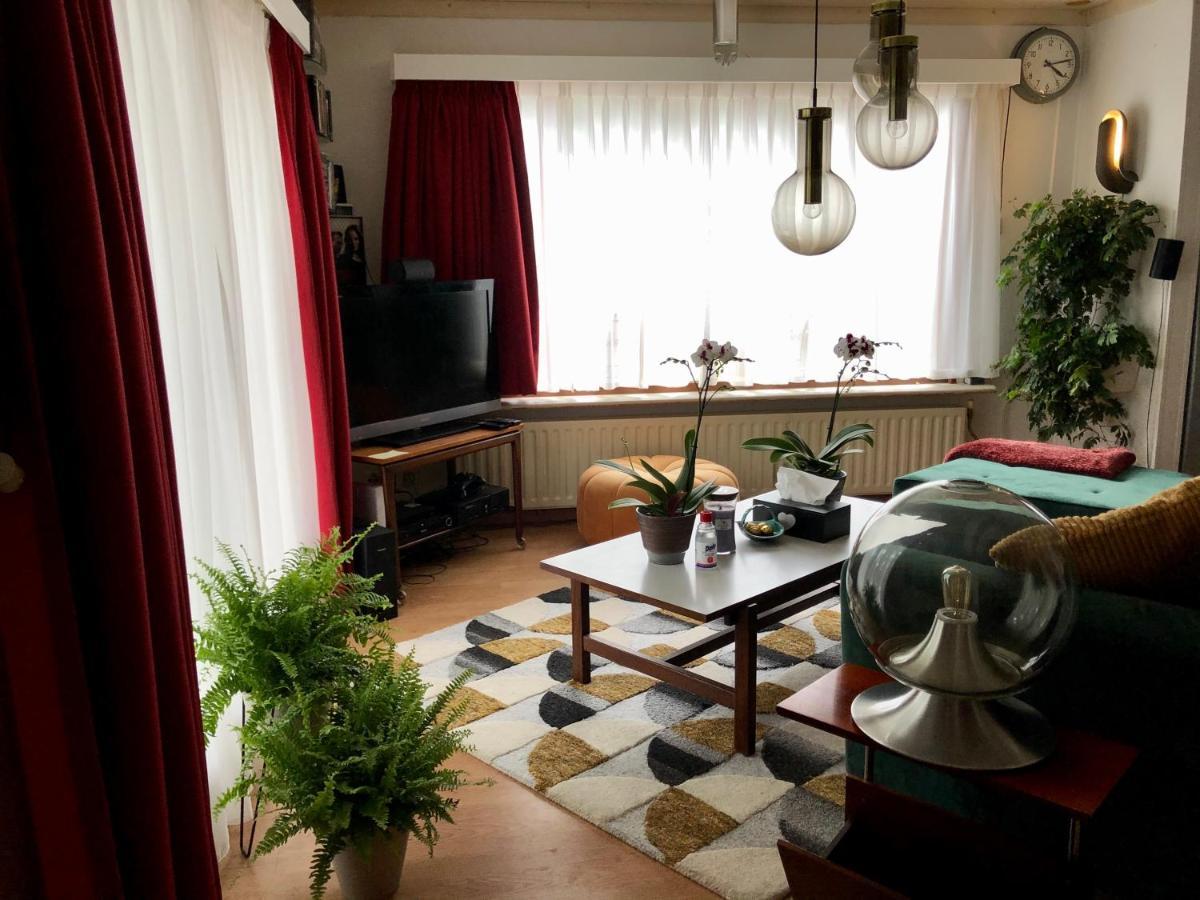 Retro Relax Midden In Het Bos Op De Veluwe In Chalet Putten