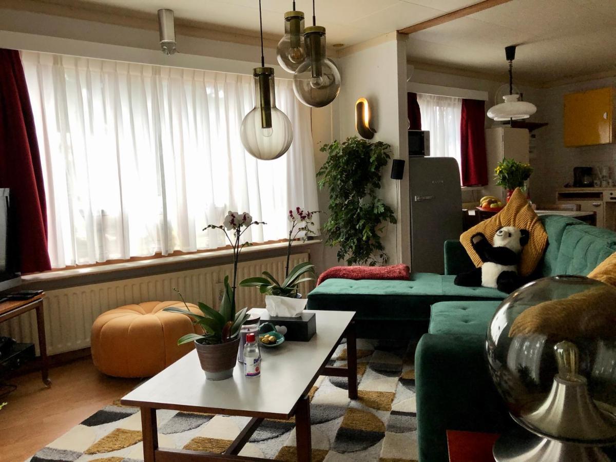 Retro Relax Midden In Het Bos Op De Veluwe In Chalet Putten