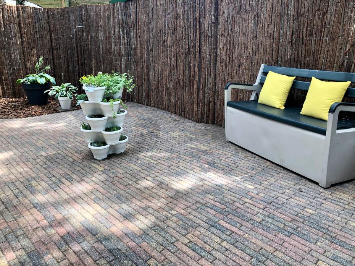 Chalet Retro Relax Midden In Het Bos Op De Veluwe In Putten